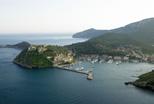 The splendid bay of Portofino, surrounded by the greenery of the promontory, is a typical Ligurian fishing