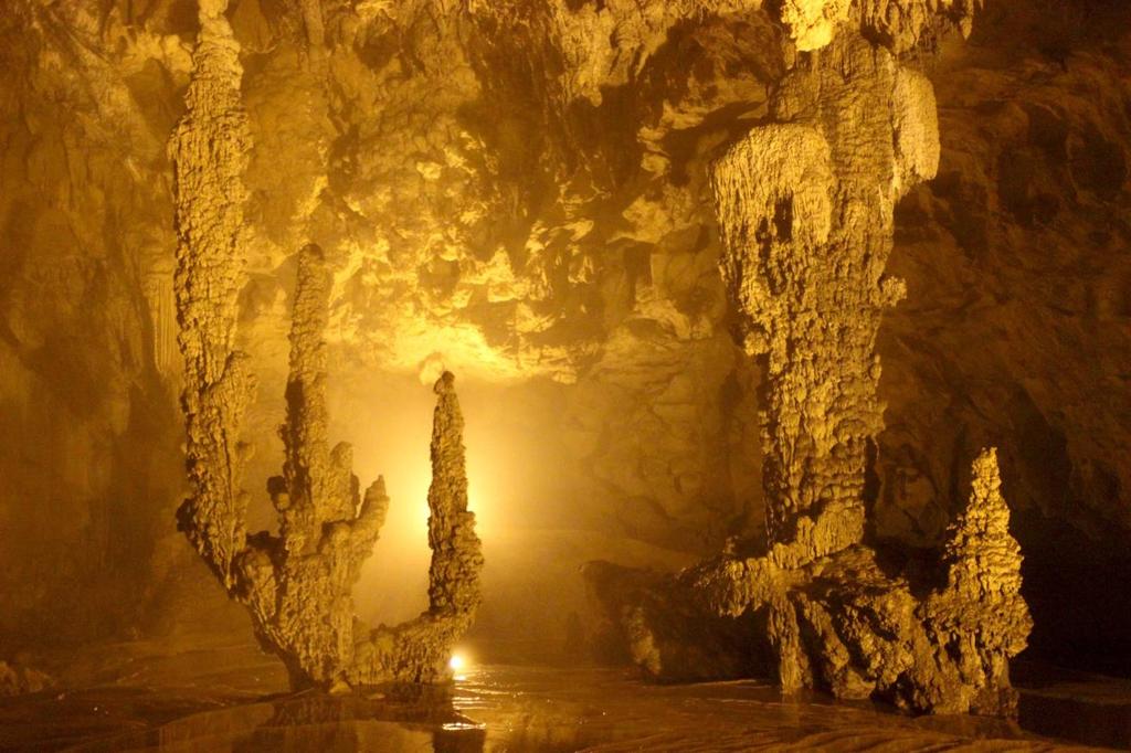 Day 4: Nguom Ngao cave Cao Bang city Hanoi (B/L/-) 08:00 visit to Nguom Ngao cave and handicraft villages lunch in Cao Bằng City 13:00 car transfer back to Hanoi In the morning you will visit