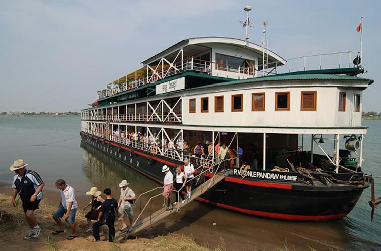 You will visit the Royal Palace, Silver Pagoda and National Museum. In the afternoon, optional excursion (by coach) to the Killing Fields and the Khmer Rouge s grim Tuol Sleng or S21 detention centre.