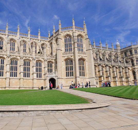 VISIT WINDSOR VISIT KENT In addition to our new Windsor, Stonehenge & Bath day tours, we also offer the below tours visiting the beautiful town of Windsor.