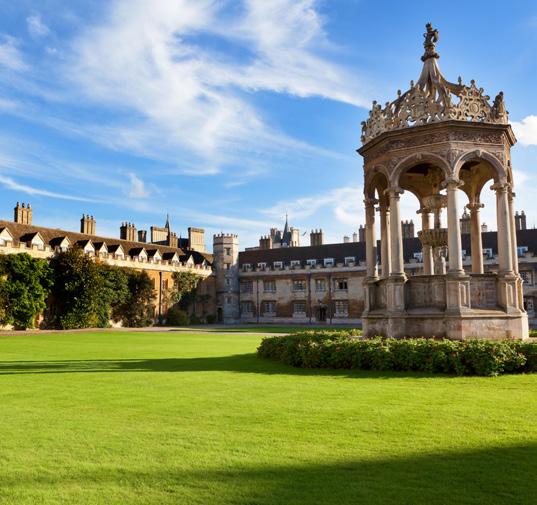 We enjoy a walking tour of the city and free time to explore Christ Church College, where you will find the dining room used in the making of the Harry Potter films and the garden which inspired