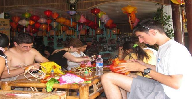 VTM 06: TRADITIONAL VILLAGES LANTERN MAKING TRA QUE HERB VILLAGE CAM THANH FISHING Lantern making: One of the greatest pleasure of any visitor to Hoi An is strolling along the beautiful streets of