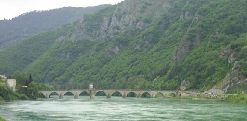 The Drina River bed slopes range from 0.5 1.35 m/km, and average slope is 0.94 m/km. In this part of the basin are towns Bratunac and Zvornik.