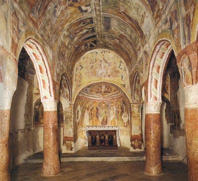 Hrastovlje Bili smo v cerkvici v Hrastovljah in videli znameniti mrtvaški ples, križev pot, stvarjenje in druge freske. Cerkev je obzidana še iz časov turških vpadov.