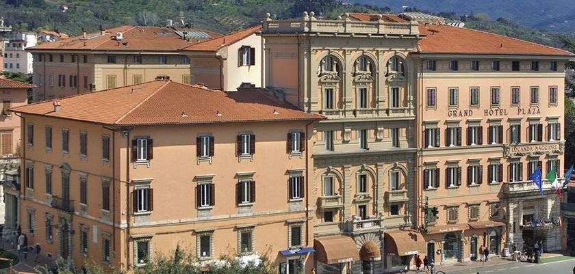 Accommodations Grand Hotel Plaza Piazza del Popolo 7, 51016 Montecatini Terme Tel: 011 39 0572 75831 Fax: 011 39 0572 767985 Located on the main square, this small classic European-style hotel has