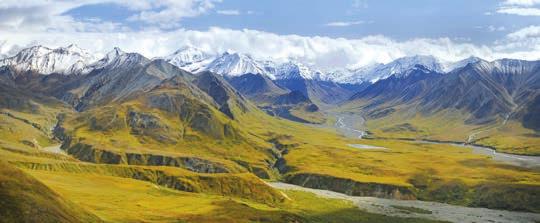 EXPERIENCE EVEN MORE DENALI NATIONAL PARK FROM SEWARD, ALASKA Pre- or Post-Cruise Land Program Consider extending your vacation just a little longer with ROCKY MOUNTAINEER FROM