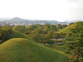 wilderness reserve. This morning, tour Shinheungsa Temple and take the cable car to Gwonkeumseong Fortress to experience the beautiful natural landscape on o er.