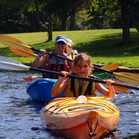 Flag Break Snack/Free play 11:00-12:30 Arts & Crafts Lunch Lunch / F ree play / Pool 13:30-15:00 Kayaking / Sailing / Games mix