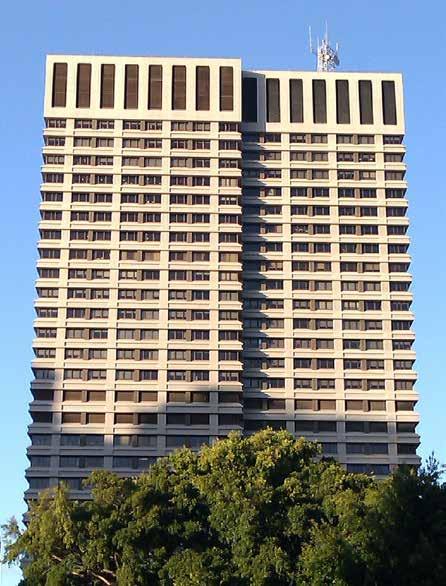 FOR LEASE NSW 28 MIDTOWN A-GRADE HIGH-RISE OFFICE SPACE 175 Liverpool Street, Sydney 175 Liverpool is a 30 level A- office tower located at the southern end of Hyde Park.