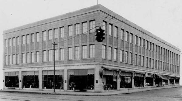14725 Detroit Avenue, SE corner of Detroit & Warren Bailey s Department Store opened in 1930 as one of the first suburban branch department stores.