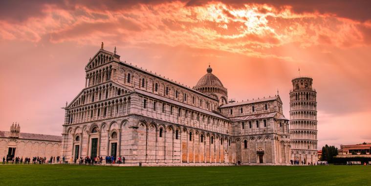 From here an extraordinary view will take your breath away: stand in awe before the unique panorama of Piazza dei Miracoli with its marble architecture and neat grass lawns.