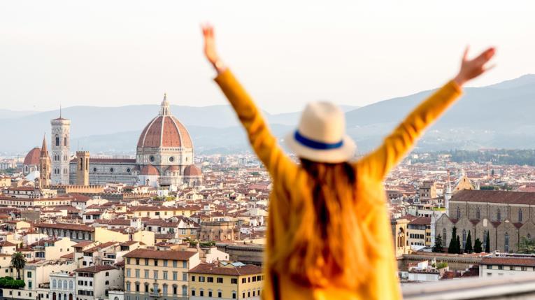 MORNING CITY TOUR & ACADEMY GALLERY (3h 15m) This discovery tour begins from one of the most beautiful and romantic spots in the world: PIAZZALE MICHELANGELO, where you can take in the sights and