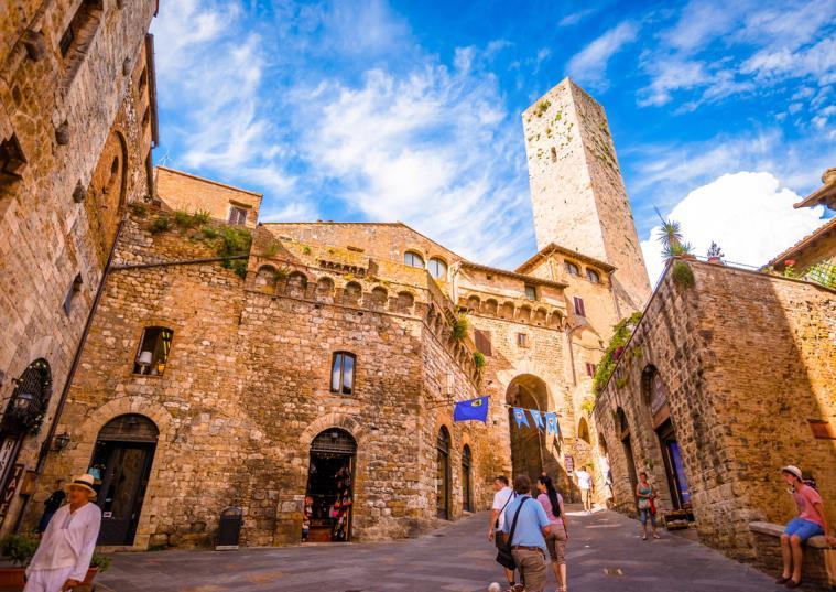 Prestige Full Day Tour Highlights of TUSCANY with LUNCH &WINE TASTING (SIENA, SAN GIMIGNANO, CHIANTI and PISA) (12h) Enjoy the rich history and art relating to the most spellbinding sights in Tuscany