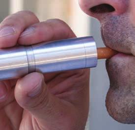 НАУКА И ТЕХНОЛОГИЈА У РС Џепна муштикла -пепељара Сваки страствени пушач који је уједно и возач барем једном је приликом вожње доживио проблем са отпалим жаром цигарете.