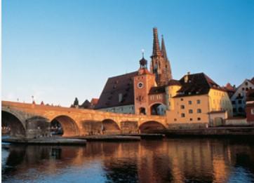 Spend time in magnificent Cologne, the charming wine village of Rüdesheim, historical Nuremberg, and magical Vienna.