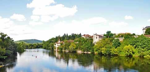 WALKS ALONG THE BANKS OF THE DORDOGNE Saint-Vincentde-Cosse Carsac Arrive at in, a picturesque town also known as la ville aux sept tours or the town of seven towers.