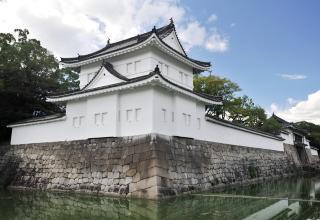 4, Most Popular Tourist Spot. 4.1,Nijyo Jyo. Nijo Castle was built by the Tokugawa shogun, Ieyasu, in 1603 to protect Kyoto Imperial Palace and as a residence for the shogun when he visited Kyoto.