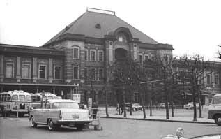 Department Store opened on 21 Oct 1956 20 July Teito Rapid Transit Authority (Eidan Subway, today s Tokyo Metro) Line extended to Tokyo Station, allowing easier