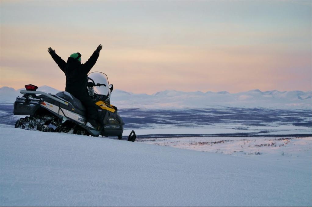 Miles and miles of untouched wilderness stretch out before you on one side of the mountain and on the other side, Kiruna nestles between the Loussavaara and Kirunavaara mountains.