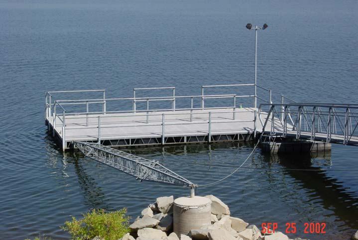 This dock s multilevel design accommodates changing water levels (typically only 1-2 ft of
