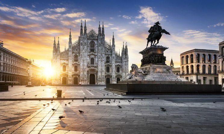 www.tasteandslowitaly.com BEST OF ITALY 10 days/9 nights ITINERARY DAY 1 WELCOME TO MILAN Arrival at Milano Malpensa airport. Chauffeured transfer towards your accommodation in Milan.