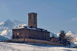 A defence garrison first built in the 6 th century, the Bard Fortress is an impressive construct that was often in the firing line of invaders passing through the Aosta Valley.