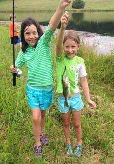 Campers learn casting, fi sh species, knots, and even get their hands dirty catching their own bait before heading out on the water at local ponds and rivers in search of bluegill, bass, catfi sh,