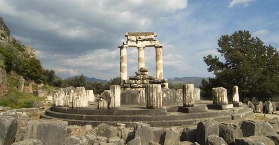 This site at the temple complex at Delphi was thought by ancient Greeks to be the center of the world. Facts About the Oracle: The site of Delphi dates back to 1500 B.C.
