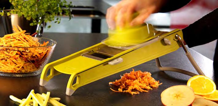 Mandoline The product Professional stainless steel and composite polymers. Total safety and easy to grip thanks to the ergonomic pusher and its slider.