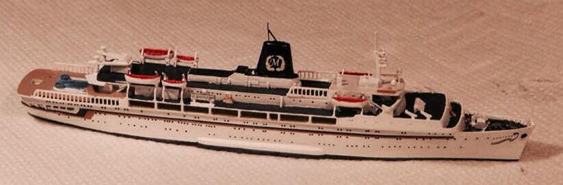 Herpa: three plastic ship models container ships Frankfurt Express & Evergreen and modern cruise liner Europa; none in current production; standard good.