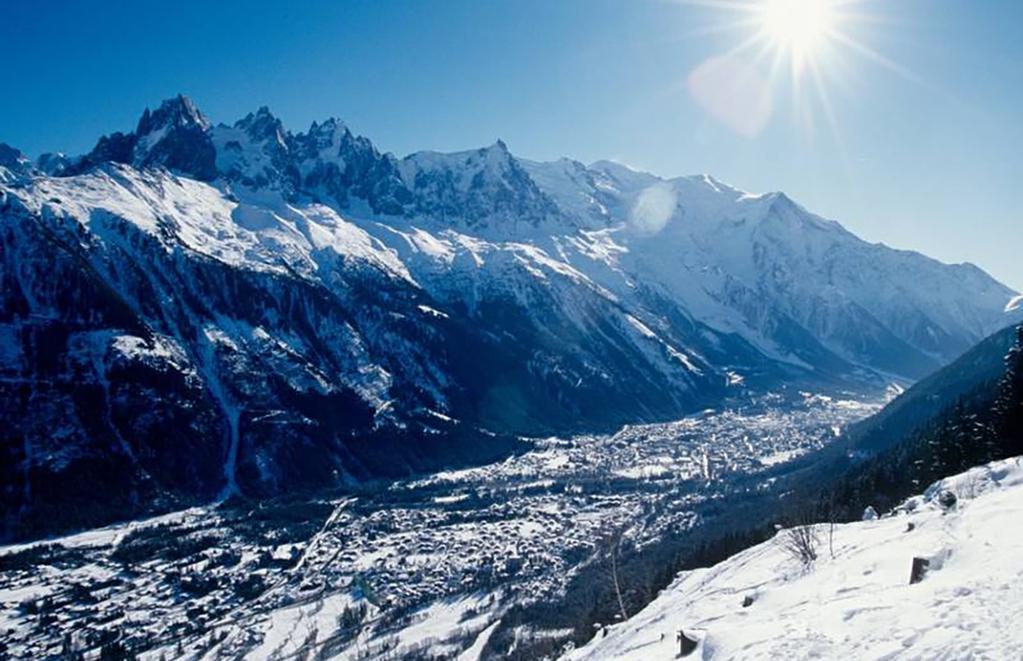 Practical Information #ClubMedChamonix Facilitate your arrival with Easy Arrival Ski/Snowboard lessons, online subscription - Ski/Snowboard equipment prepared in advance - Children's clubs, online