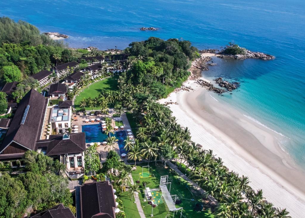 A resort in the heart of a magnificent 1,230 acre tropical park, boasting a 250m private white sandy beach Practice your swing at the Ria Bintan Golf Club, voted Asia s best