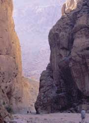 Its 300-metre high pink limestone cliffs form a sheer drop into a narrow corridor though which flows Oued Todra.