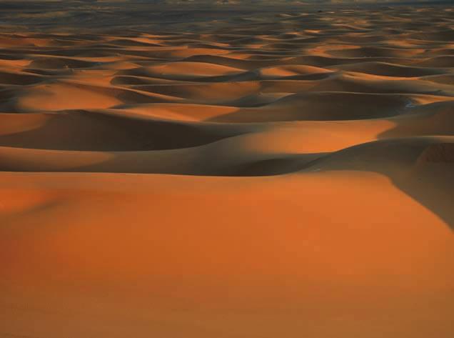 25 Absolute silence and sand as far as the eye can see in the vast Ch gaga dunes, you might well be the only person in the world The Tinfou dunes at M hamid El Ghizlane Cars are a rare sight around