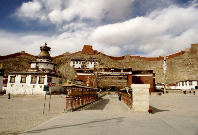 Covering 70,000 sq metres, the monastery is now the largest functioning religious institution in Tibet and one of its great monastic sights.