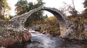 SCOTLAND 107 CARRBRIDGE & THE CAIRNGORMS Carrbridge nestles in the very heart of the Scottish Highlands, surrounded by beautiful mountain and moorland scenery, and is the site of the oldest stone