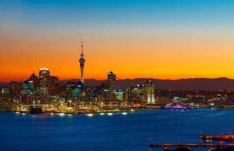 9 DAYS / 8 NIGHTS FIT NORTH & SOUTH ISLAND TOUR TOUR REFERENCE/GSN15H-9NWSM34 Day-01 Arrive Auckland Arrive at Auckland International airport and shuttle bus transfer to your hotel.