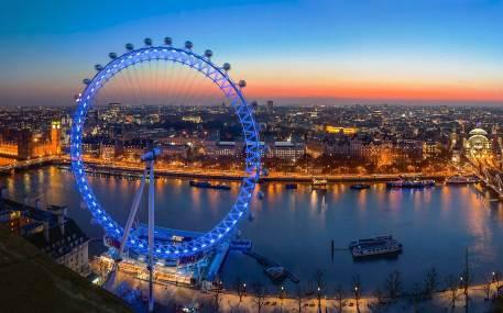 The Coca-Cola London Eye is centrally located in the heart of the capital, gracefully rotating over the River Thames opposite the Houses of Parliament and Big Ben.