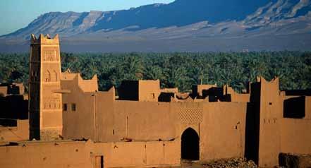 The Draa, once the longest river in Morocco, has its sources in the High Atlas and irrigates the pre-saharan villages before flowing into the Atlantic.