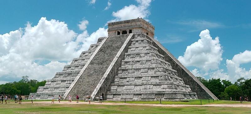 This tour offers an opportunity to explore the best examples of the temples and pyramids of the ancient Mayan world in four Central American countries with a shared heritage: Mexico, Guatemala,