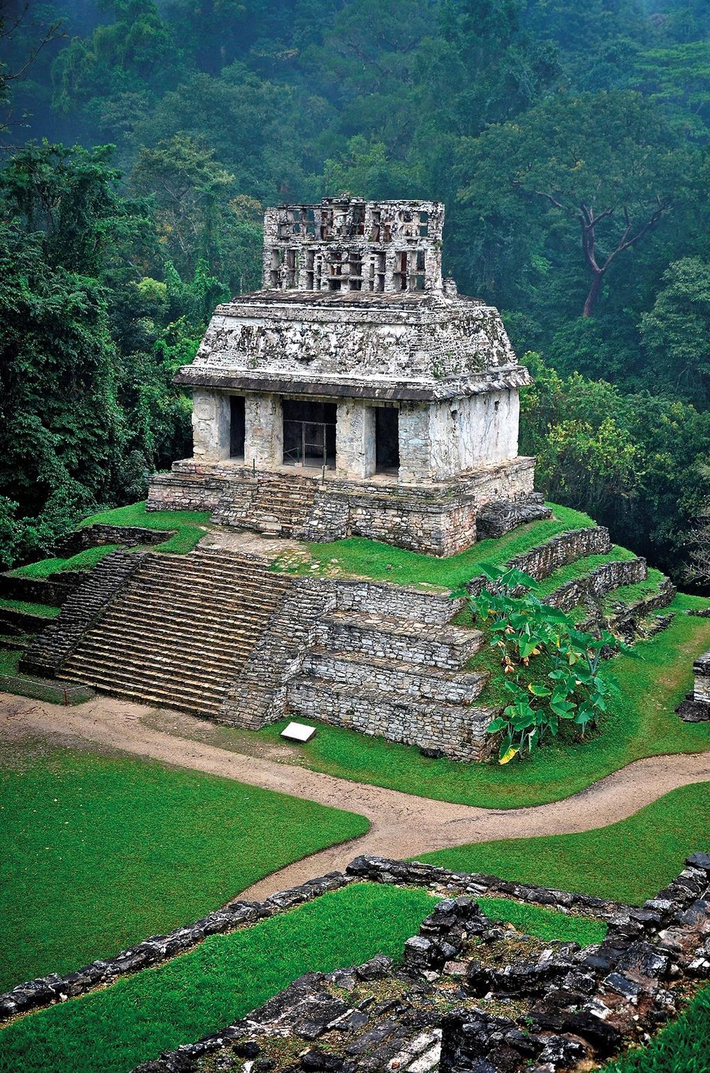 It begins by exploring three states in southern Mexico: Chiapas, Campeche and Yucatán, and the famous Mayan ruins at Chichén Itzá as well as lesser known ones of Kabah, Uxmal and Palenque.