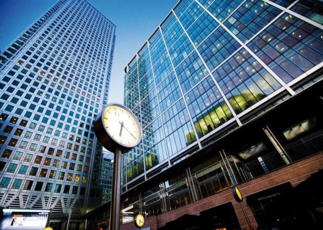 of which around 7,900,000 square feet (730,000 m 2 ) is owned by Canary Wharf Group.