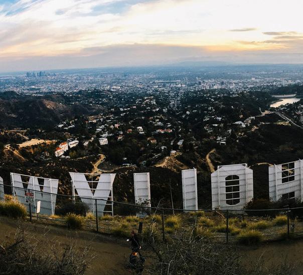 Hollywood 19 March 2018: Fly from Australia to Los Angeles If you are purchasing the full tour package including airfare you will leave Australia today and arrive into LA on the morning of 19 March
