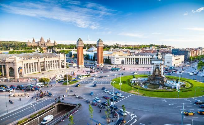 Panoramic City Tour of Barcelona We will take the guests on a panoramic tour of Barcelona.