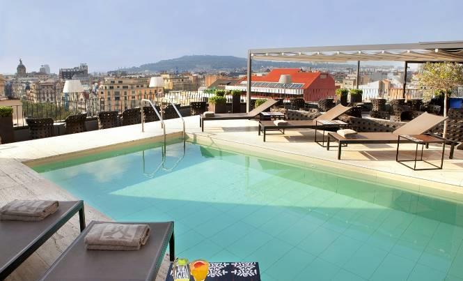 The hotel provides its guests with an exterior pool, fitness centre with gym, sauna, steam bath, and optional massages.
