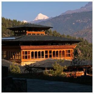 NAKSEL HOTEL (4-star Deluxe): Naksel, a community-based project that is eco friendly and Energy Saver efficient, blends the heritage of traditional Bhutanese architecture and the comfort of modern