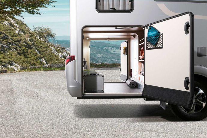 Integrated lighting and heating Garage loading capacity The Hymermobil Exsis-i can be loaded with ease from both sides even in the dark, thanks to integrated