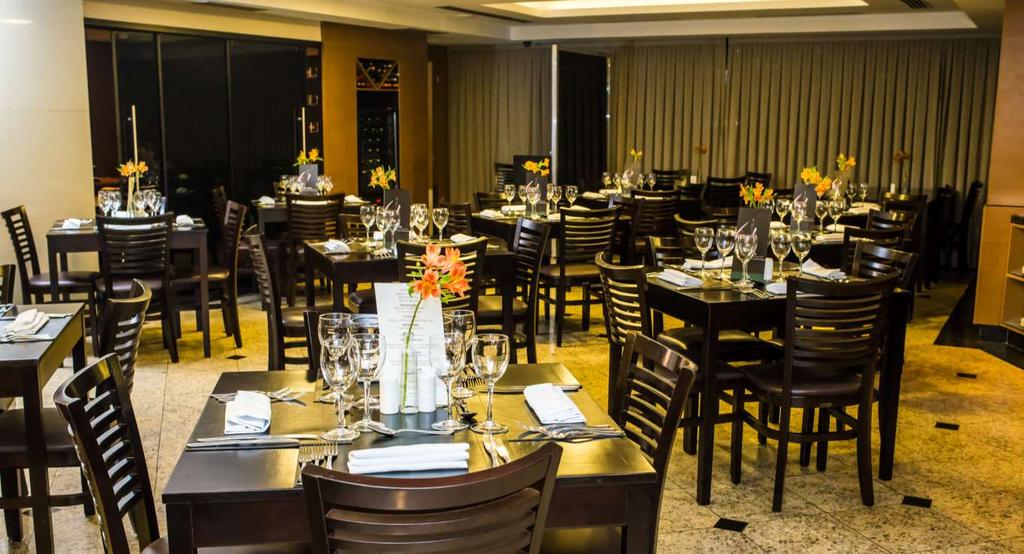 GASTRONOMY With its inviting and comfortable atmosphere, the Quatro Estações Restaurant offers the best in Brazilian and international