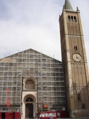 The Cathedral and the Baptistery Magnificent examples of Romanesque art such as the Cathedral (dating from 1106,