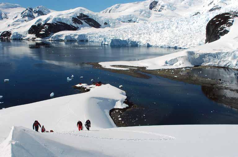 Photo: Jordi Plana ANTARCTIC: UTTERMOST 5 DAYS / 4 NIGHTS To visit and know the white continent has been the dream of many adventurers along the history.
